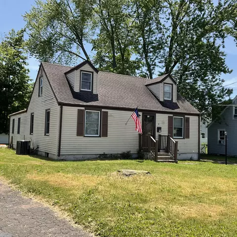 9 Guilford Ct, East Haven, CT 06512