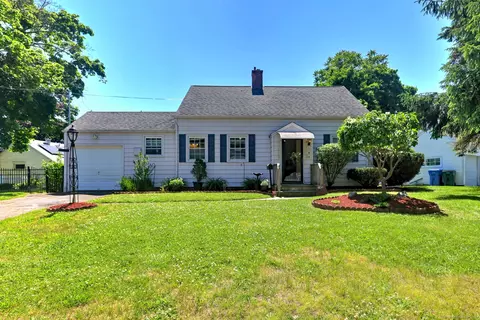 105 Wilmot Rd, Hamden, CT 06514