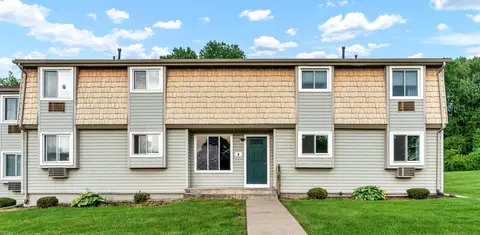 8 Carillon Dr #C, Rocky Hill, CT 06067