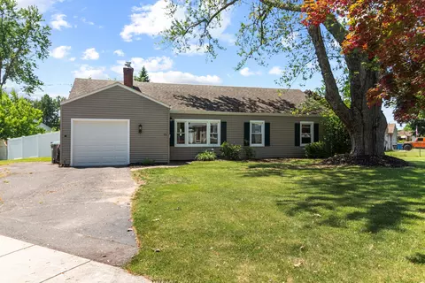 66 Green Manor Rd, Manchester, CT 06042