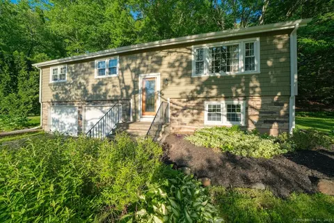 86 Kenneth Dr, Vernon, CT 06066