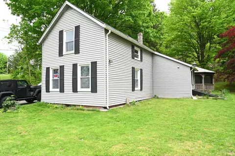 1557 Country Club Rd, Middletown, CT 06457