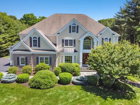 6 Old Tree Farm Ln, Trumbull, CT 06611