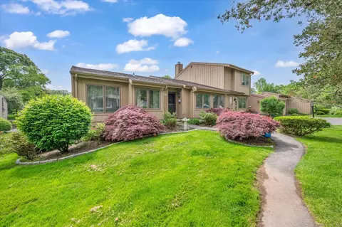 27 Pilgrim Hbr #A, Wallingford, CT 06492