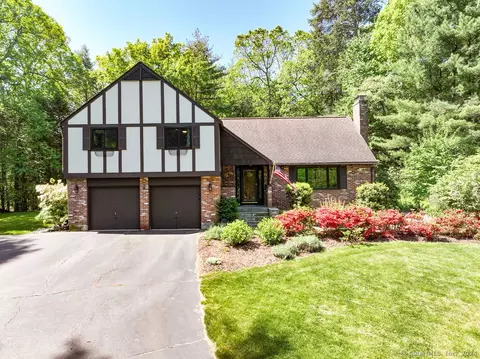 16 Pondside Ln, Simsbury, CT 06092