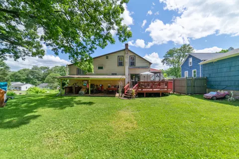11 Hickory St, Danbury, CT 06810