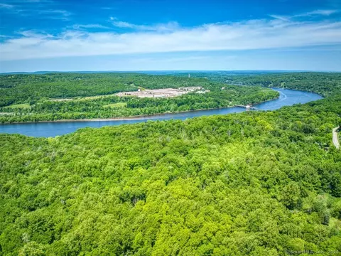 250 Middle Haddam Rd, East Hampton, CT 06424