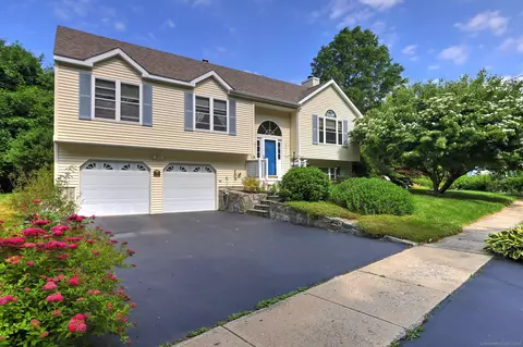 96 Ridge Ln, Shelton, CT 06484
