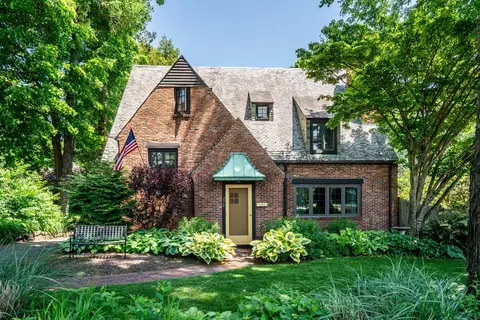 278 Steele Rd, West Hartford, CT 06117