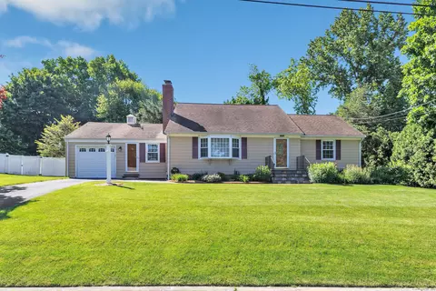 71 Green Valley Rd, Stratford, CT 06614