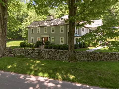 498 Valley Rd, New Canaan, CT 06840