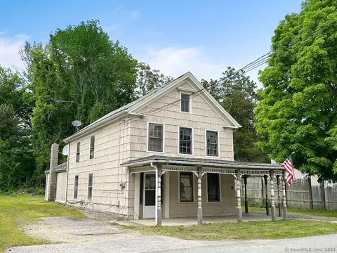 64 Main St, North Stonington, CT 06359