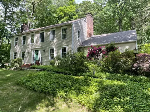 8 Coppergate Rd, East Granby, CT 06026