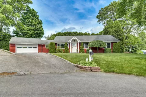 30 Donald Ct, Bridgeport, CT 06606