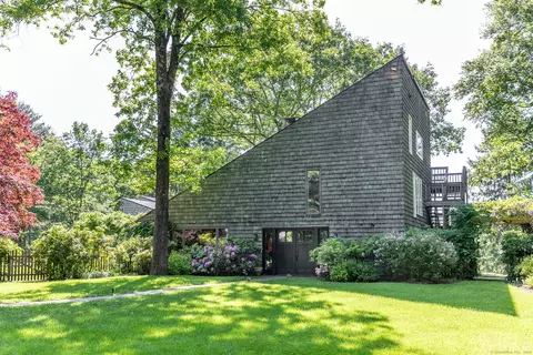 11 Gaffney Rd, New Milford, CT 06776