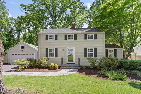 105 Kimberly Pl, New Canaan, CT 06840