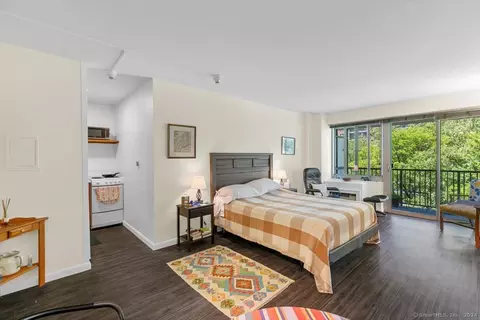 100 York St #5R, New Haven, CT 06511
