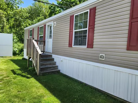 11 School Ground Rd #TRLR 12, Branford, CT 06405