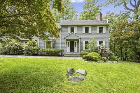 418 Hunting Ridge Rd, Stamford, CT 06903
