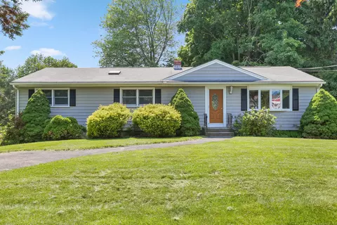 15 High Meadow Rd, Trumbull, CT 06611