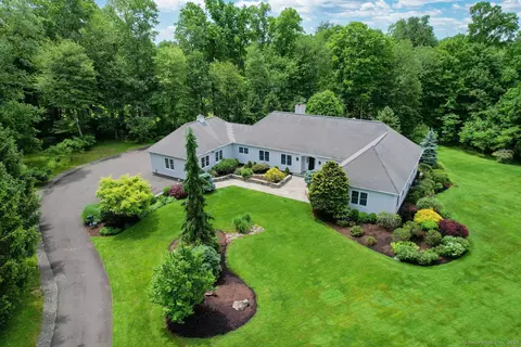 50 Windrow Ln, New Canaan, CT 06840