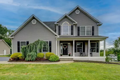 8 Georgini Dr, Berlin, CT 06037