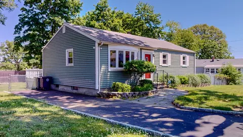 378 Buckingham Ave, Milford, CT 06460