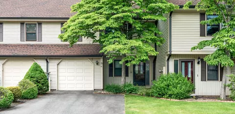 32 Potter Xing #32, Wethersfield, CT 06109