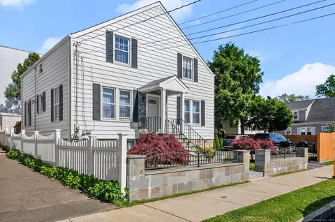 42 Wardwell St, Stamford, CT 06902