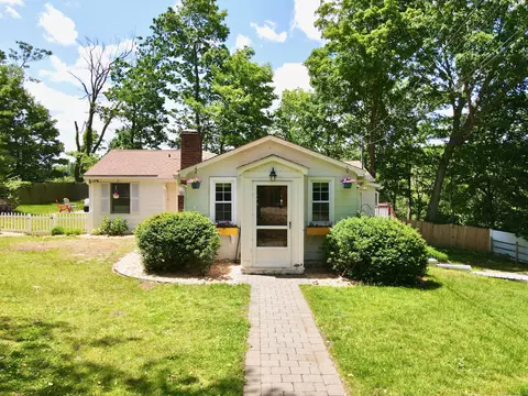 257 W Rocks Rd, Norwalk, CT 06851