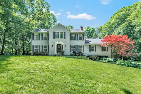 32 Vista Dr, Shelton, CT 06484
