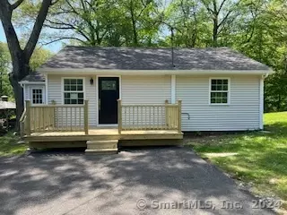 38 B Ln, Waterford, CT 06385