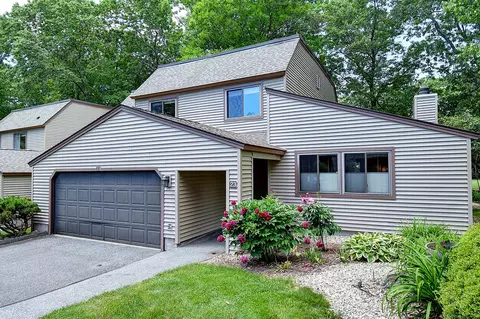 23 Sycamore Ln #23, Avon, CT 06001