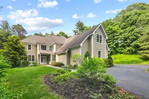 58 Old Reservoir Rd, Glastonbury, CT 06033