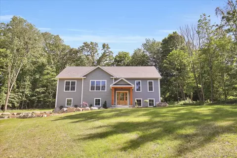 215 Coventry Rd, Mansfield, CT 06250