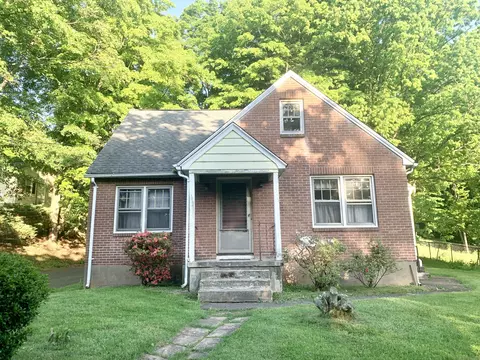 490 New Hanover Ave, Meriden, CT 06451