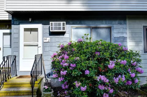 66 Lantern Park Dr #2, Naugatuck, CT 06770