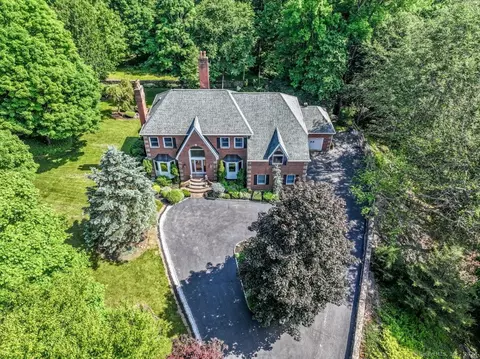 41 Christian Ln, Brookfield, CT 06804