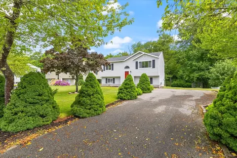 91 Cottonwood Ln, Uncasville, CT 06382