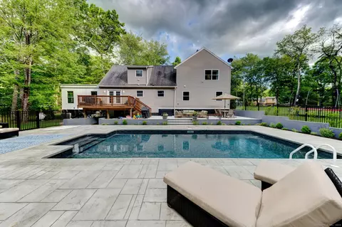 4 Esthers Lane Ext, Morris, CT 06763