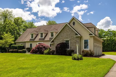 12 Orchard Ln, Plainville, CT 06062