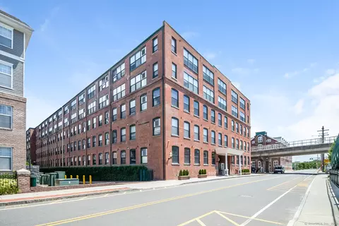145 Canal St #403, Shelton, CT 06484