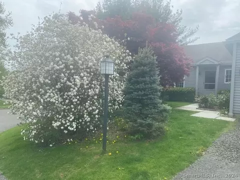 15 Juniper Meadow Rd #15, Washington, CT 06794