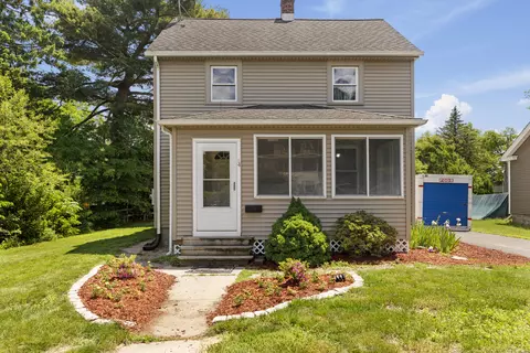 14 Cedar St, Plainville, CT 06062