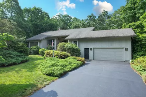 90 N Star Dr, Southington, CT 06489