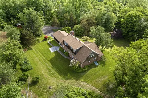 534 Bethmour Rd, Bethany, CT 06524