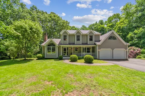 7 Taryn Ln, New Milford, CT 06776