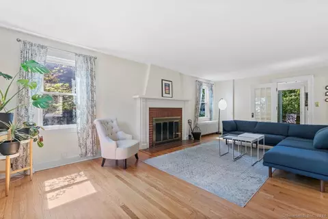 315 Thornton St, Hamden, CT 06517