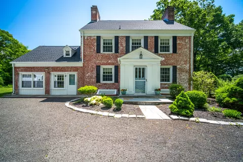 74 Foote Hill Rd, Northford, CT 06472