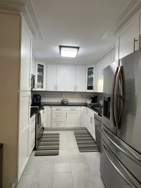 85 Chestnut St #F, Bethel, CT 06801